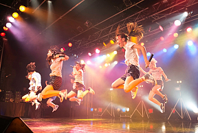 『走るひと Presents 「ノンストップ全力ライブ」 supported by adidas / New Balance』より