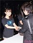 ファンと握手する大島優子