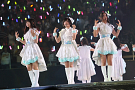 AKB48・2013 真夏のドームツアー～まだまだ、やらなきゃいけないことがある～ 京セラドーム公演(1日目)より (C)AKS