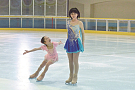 「スケート靴の約束 ～名古屋女子フィギュア物語～」より （C）テレビ愛知 電通 テレパック