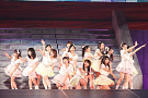 AKB48グループ東京ドームコンサート～するなよ？するなよ？卒業発表絶対するなよ？～ 2日目より (C)AKS