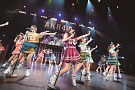 「AKB48全国ツアー2014あなたがいてくれるから。～残り27都道府県で会いましょう～」より (C)AKS