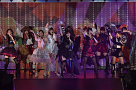 AKB48 真夏の単独コンサート in さいたまスーパーアリーナ～川栄さんのことが好きでした～より (C)AKS