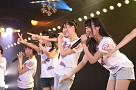 AKB48チーム8「PARTYが始まるよ」の様子(C)AKS