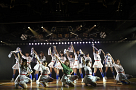 AKB48劇場特別公演岩本輝雄「青春はまだ終わらない」初日公演より (C)AKS