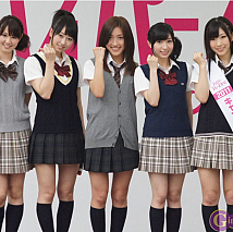 AKB48 左から鈴木まりや・小林香菜・松原夏海・片山陽加・岩佐美咲