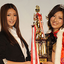 左から菜々緒・丸山えり