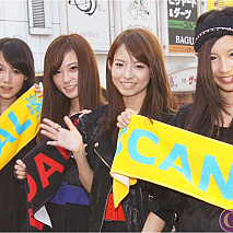 SCANDAL 左からMAMI・RINA・HARUNA・TOMOMI
