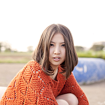 阿部真央　(C) ポニーキャニオン