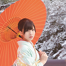 岩佐美咲 (C) 徳間ジャパンコミュニケーションズ