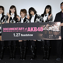 AKB48 (C) 2011「DOCUMENTARY of AKB48」製作委員会