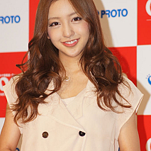 板野友美