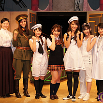 舞台「まなつの銀河に雪のふるほし」 左から時田愛梨・大浦育子・斉藤雅子・内田眞由美・広村美つ美・船岡咲・安藤遥