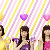 「ピュレグミ」の新CMに起用されたPerfume