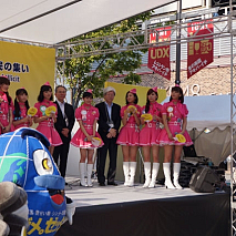 「６・２６国際麻薬乱用撲滅デー」都民の集いに出席した アイドルグループのぱすぽ☆