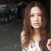 中村舞子 (C) ポニーキャニオン