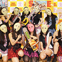 タワーレコード新宿店にてインストアイベントを行った アリス十番