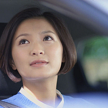 榮倉奈々さんが出演する日本興亜損保の新CM「代理店対応力で選ぶなら、日本興亜」篇