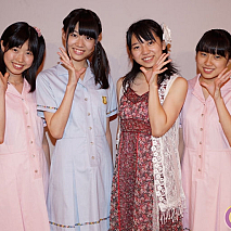 制服向上委員会