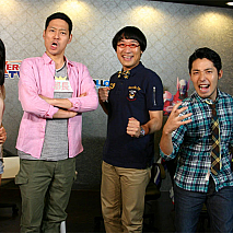 左から小島瑠璃子・東野幸治・山里亮太・中田敦彦 (C) SUNRISE/T&B MOVIE PARTNERS