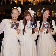 Kalafina 左からWakana・Keiko・Hikaru