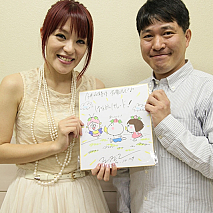 今井絵理子(左) あきやまただし(右)