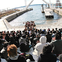 Cheeky Parade (C) avex