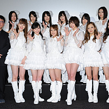 ドキュメンタリー映画『DOCUMENTARY OF AKB48 NO FLOWER WITHOUT RAIN少女たちは涙の後に何を見る？』初日舞台あいさつ