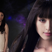 幻を解き明かす白い栗山千明さん