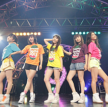 9nine「Evolution No.9 Summer(エボサマ)」 写真：(C)Sayuri Suzuki