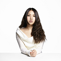 阿部真央 アー写