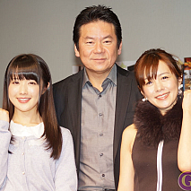 左から高橋明日香・今井雅之・さとう珠緒