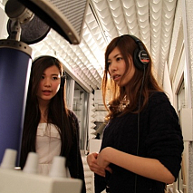 左から倉田瑠夏、橘ゆりか