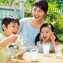 “「カルピス」で、夏はじめ！”篇より