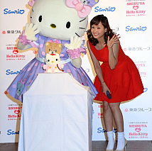 キティちゃん(左)・藤本美貴(右)