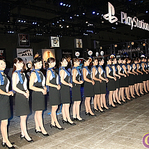 東京ゲームショウ2015を彩るコンパニオンたち