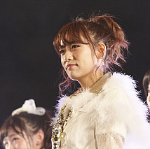 AKB48『「僕たちは戦わない」「ハロウィン・ナイト」発売記念 全国握手会』イベントより (C)AKS