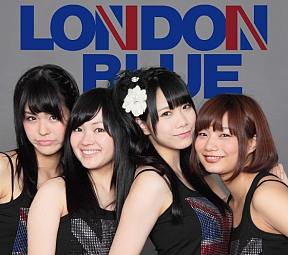 LONDON BLUE 左からMIDORI・MISAKI・AKANE・HIKARI