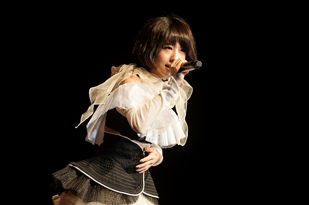 綾野ましろ 出身地 洞爺湖で8 3発売の新曲 Lotus Pain をライブ初披露 ワンマンライブも発表 Girlsnews