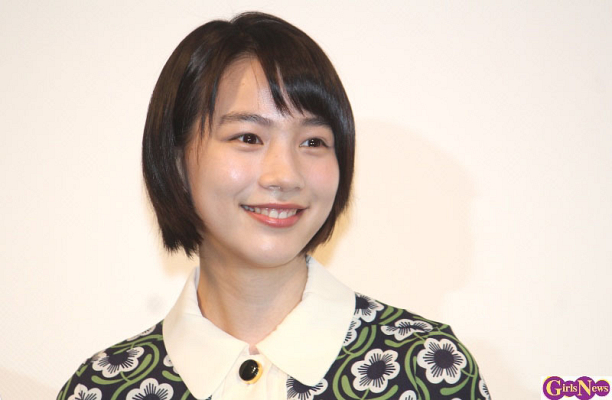 のん、主演アニメ舞台挨拶で久々にイベント登場「普通に生きること、それだけで涙が溢れてくる…」 - GirlsNews