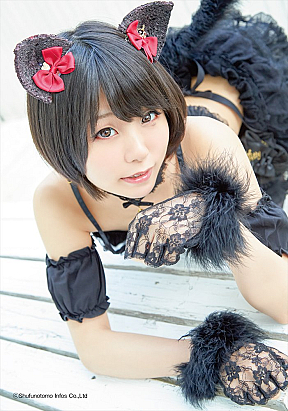 「くろねこ1st写真集KURONEKO」より