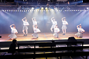 「歌って踊って笑顔の輪︕わっしょいエイトちゃん祭り」(c)AKB48
