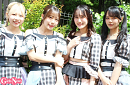 カラフルスクリーム　（左から）みくる、ゆうか、みゆ、かれん
