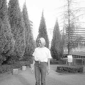 岸本ゆめの1stEP『四半世紀』ジャケット写真