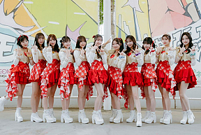 Juice=Juice(左から)江端、林、松永、入江、工藤、段原、有澤、石山、川嶋、井上、遠藤