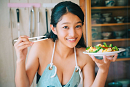 虹咲カリナ1stDVD「雨上がり！18歳！！」より