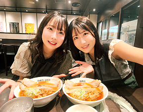 酒黄らいむ・ソラ豆琴美（背景処理にAIを使用しています）